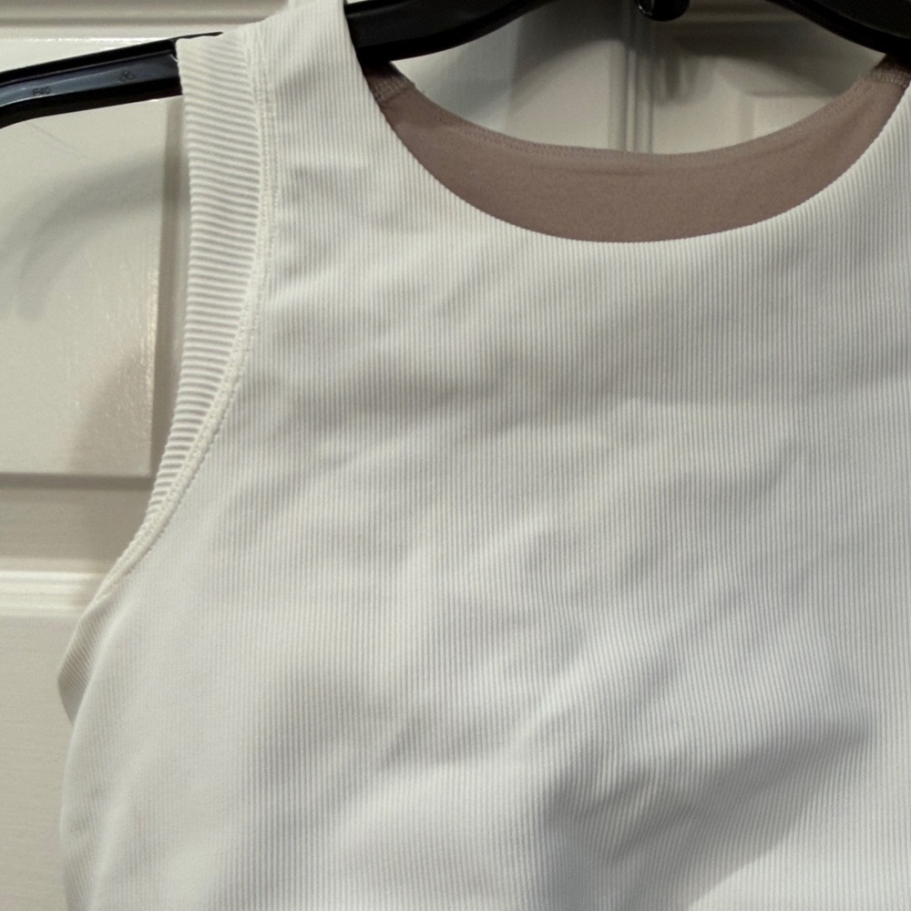 Lululemon Ribbed Crop Tank Top/Sports Bra - Picture 7 of 7
